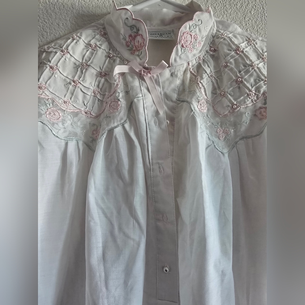 Gilligan & O'Malley White Pajama Top Short Sleeves - Picture 3 of 13